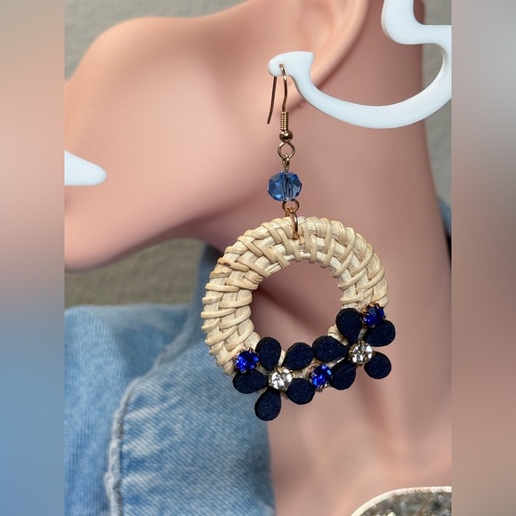 ⚜️🌿 Boho Rattan Earrings | Blue Flower Statement Jewelry 🌸 - Picture 3 of 4